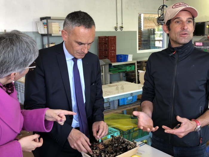 Arnaud-Danjean-fait-campagne-en-Morbihan