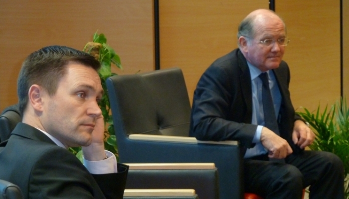 republicain-morbihan-François-GOULARD-conférence-sur-le-thème-de-la-crise-financière